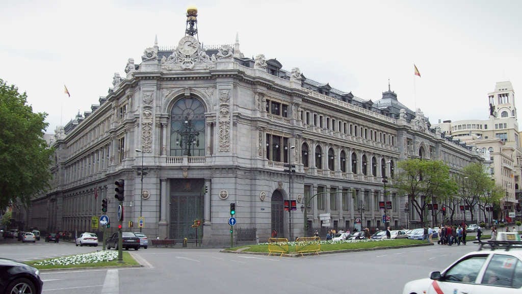 Fotografía que ilustra la noticia: El Banco de España eleva al 2,6% el crecimiento del PIB para 2026 y empeora la inflación