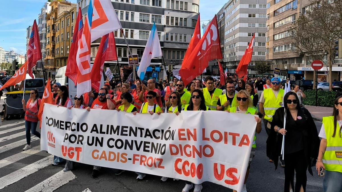 Fotografía que ilustra la noticia: El comercio de alimentación de A Coruña amenaza con ir a la huelga en Navidad si la patronal no reanuda la negociación