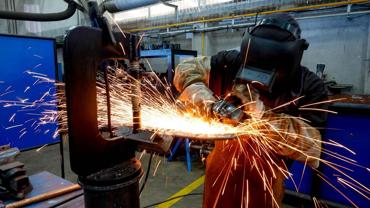 Fotografía que ilustra la noticia: El metal gallego ve 'muy compleja' su posición por el coste energético