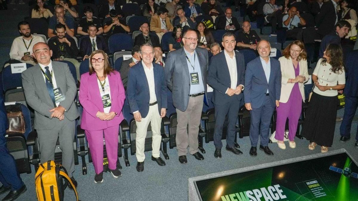 Fotografía que ilustra la noticia: El sector espacial gallego crece en Vigo: nuevas contrataciones y ampliaciones de planta en marcha