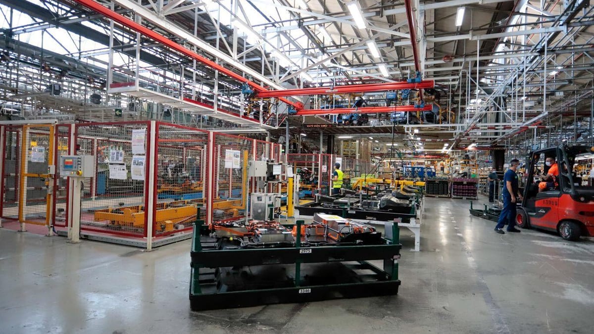 Fotografía que ilustra la noticia: Galicia mantén 76 de cada 100 empregos industriais do ano 2000, pero a súa produtividade segue un 14% por baixo da media española