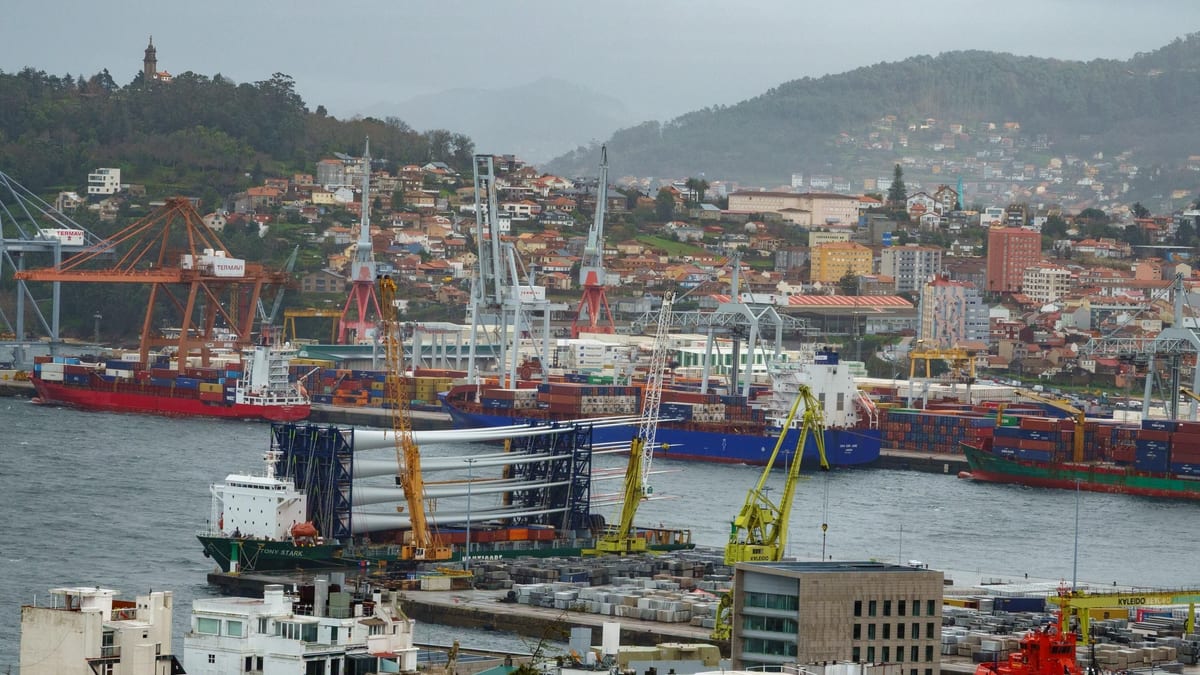 Fotografía que ilustra la noticia: La exportación de Vigo y provincia pincha por Europa y crece a Marruecos