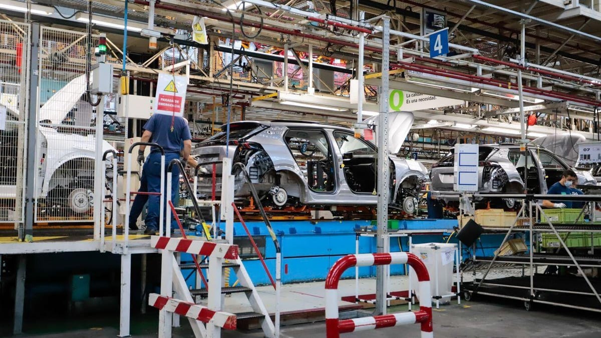 Fotografía que ilustra la noticia: La producción industrial gallega sigue un 50,3 puntos por debajo de 2008 y cae un 0,8% en lo que va de año