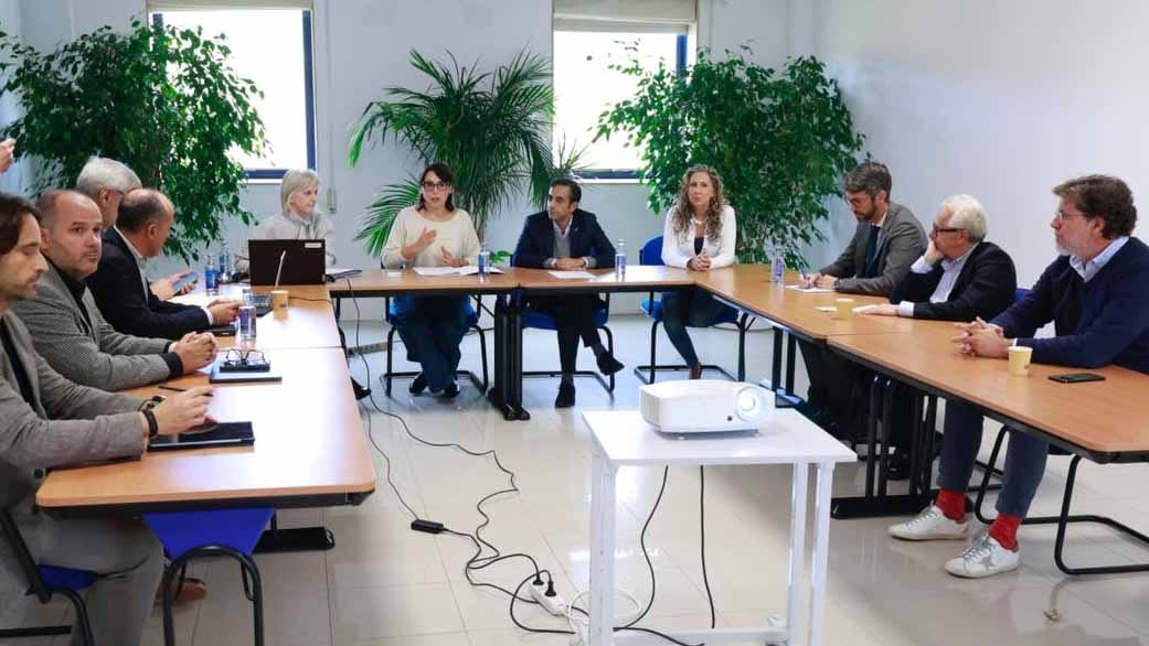 Fotografía que ilustra la noticia: Lorenzana anticipa a los centros tecnológicos la nueva estrategia gallega de innovación empresarial