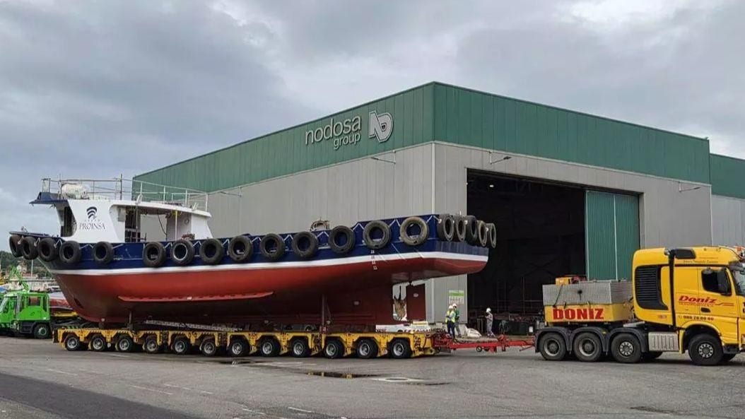 Fotografía que ilustra la noticia: Nodosa bota un nuevo barco mejillonero en Marín