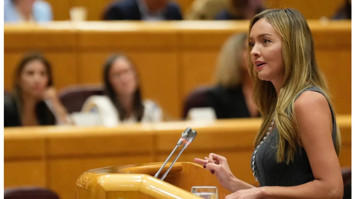 Fotografía que ilustra la noticia: Rueda, Pontón y Besteiro chocan en el Parlamento a tres semanas del 29N: vivienda, inflación y presupuestos marcan la sesión de control