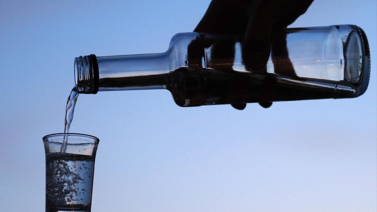 Fotografía que ilustra la noticia: Una ginebra gallega 'premium' lidera las ventas en China y prevé doblar su presencia en 2030